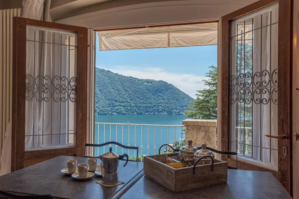 Suite In Villa Emilia- Amazing Lake View 切尔诺比奥 公寓